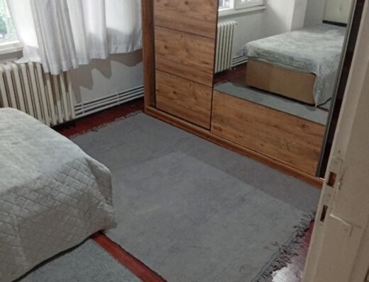 Beşiktaş Çarşı’da Kiralık Oda (Müzisyenden Sakin ve Merkezi Ev)